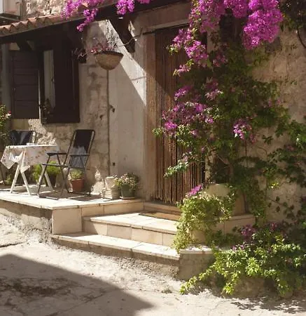 Little Stone House Apartment *